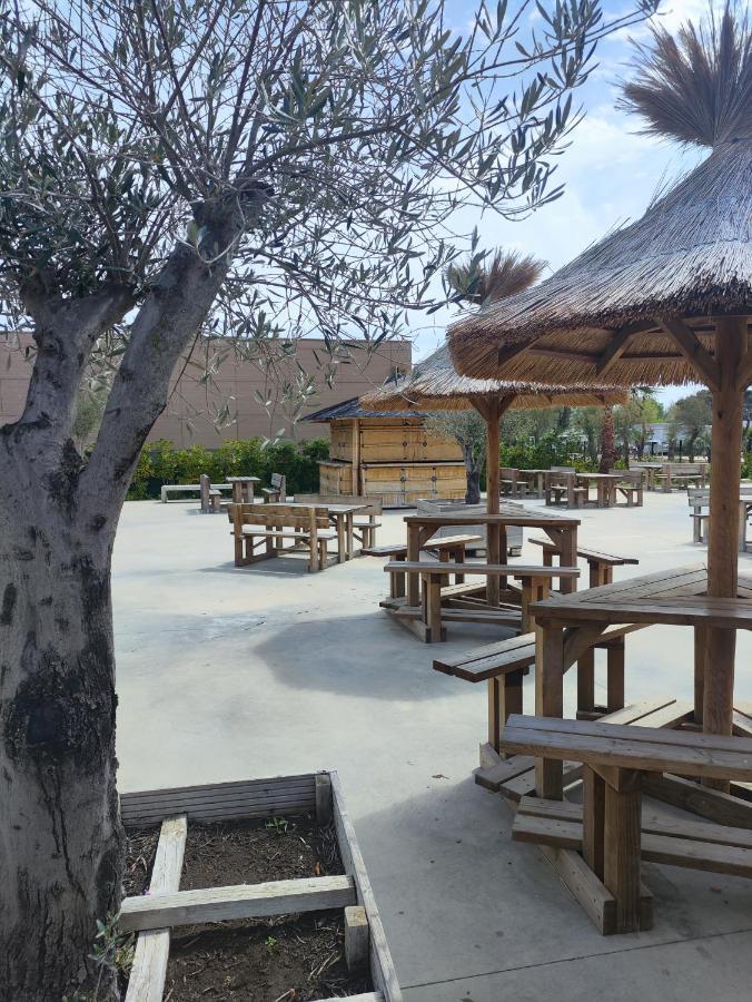 La De La Falaise Camping Narbona